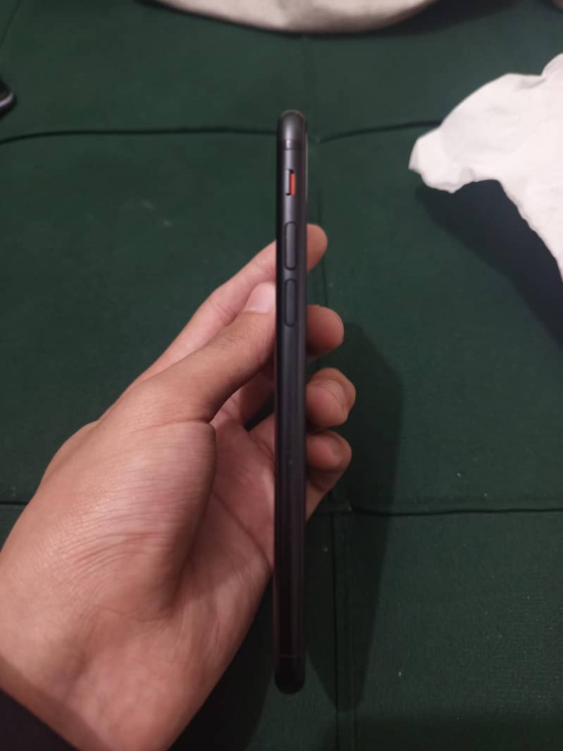 Iphone 7 10/10 condition 3