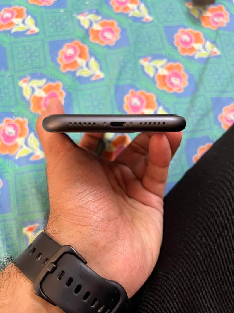 iPhone 11 64gb 4