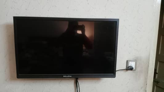 32 inch EcoStar LED with box for sale