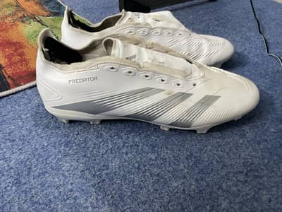 Adidas predator league (football shoes)