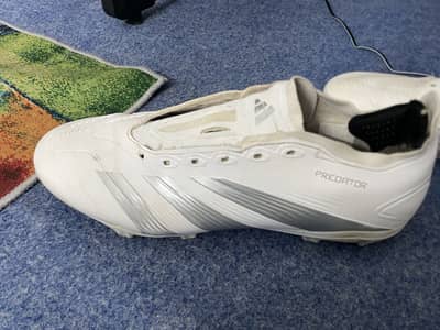 Adidas predator league (football shoes)