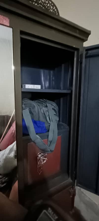 Safe Almari Used