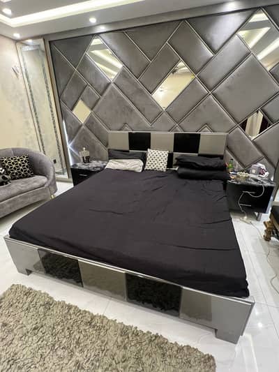 Wooden dico bed 10/10 condition available