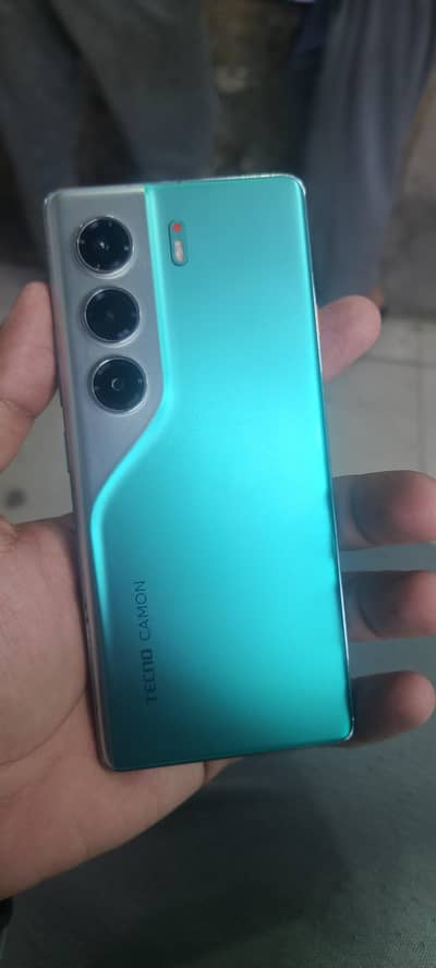 Tecno camon 40 pro 8+5 /256 GB  pta proved 7 month warrenty