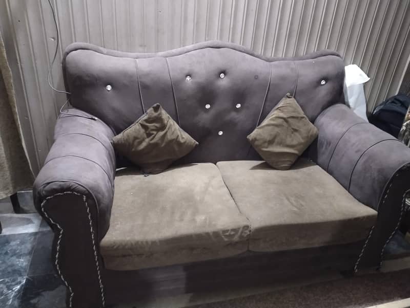 sofa set without table. 4