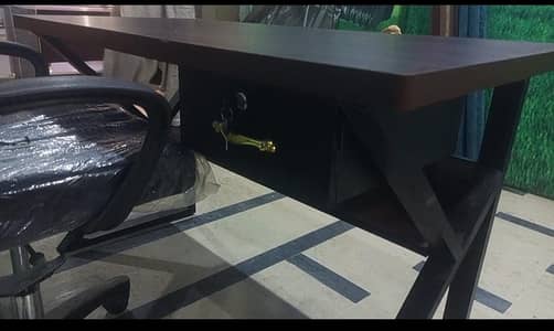 office  chair and table