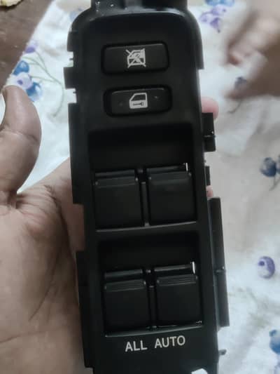 toyota crown 2004 window buttons