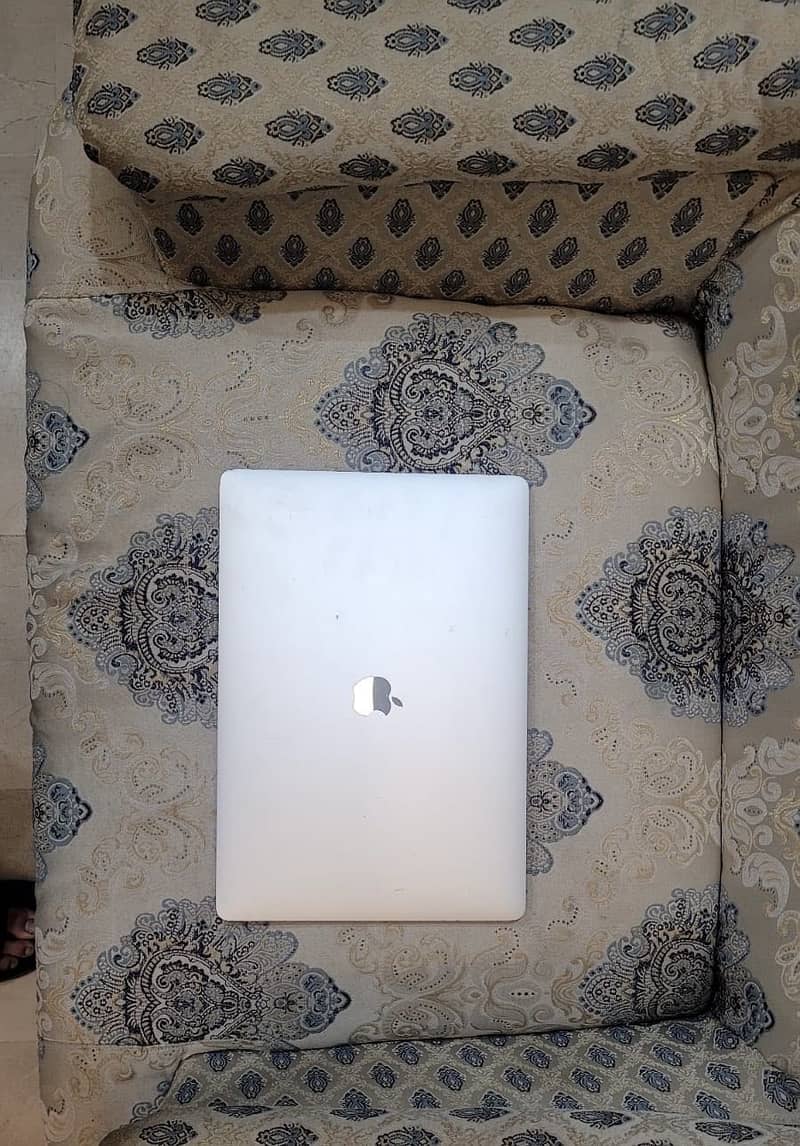 Apple MacBook Pro 2016 | Fully Working 1