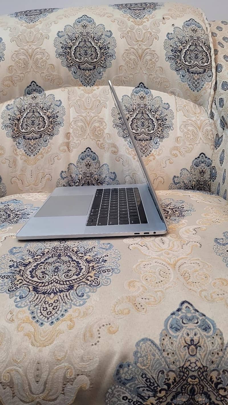 MacBook pro 2016 15” 2