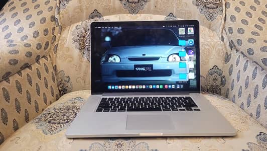 MACBOOK 2015 15” i7 16/256 with 2gb dedicated graphic card