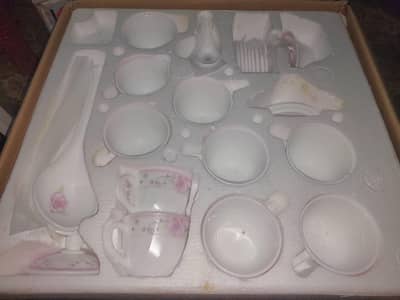 Corelly Dinner Set 72 Pcs (Brand New)