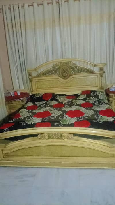 double bed dressing table and side table . . . . . . . . . . . . . . . . . . . . . .  .