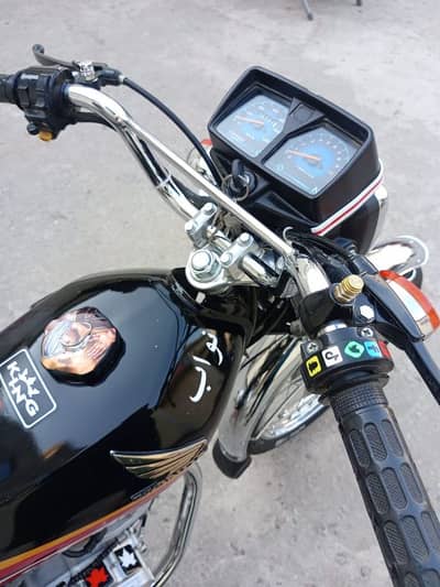 Honda 125 CG bike WhatsApp number 03239945092