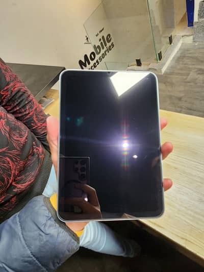 ipad mini 7 only box open