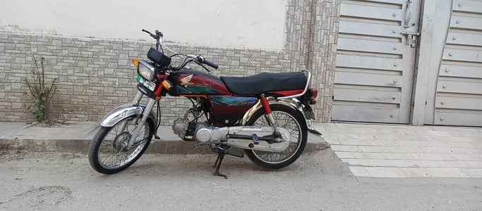 Honda CD 70 bike for sale WhatsApp 03/277/51/6929
