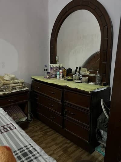 Dressing table