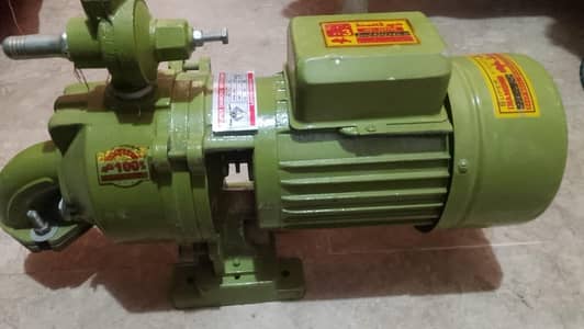 واٹر پمپ براۓ فروخت بلکل نیو