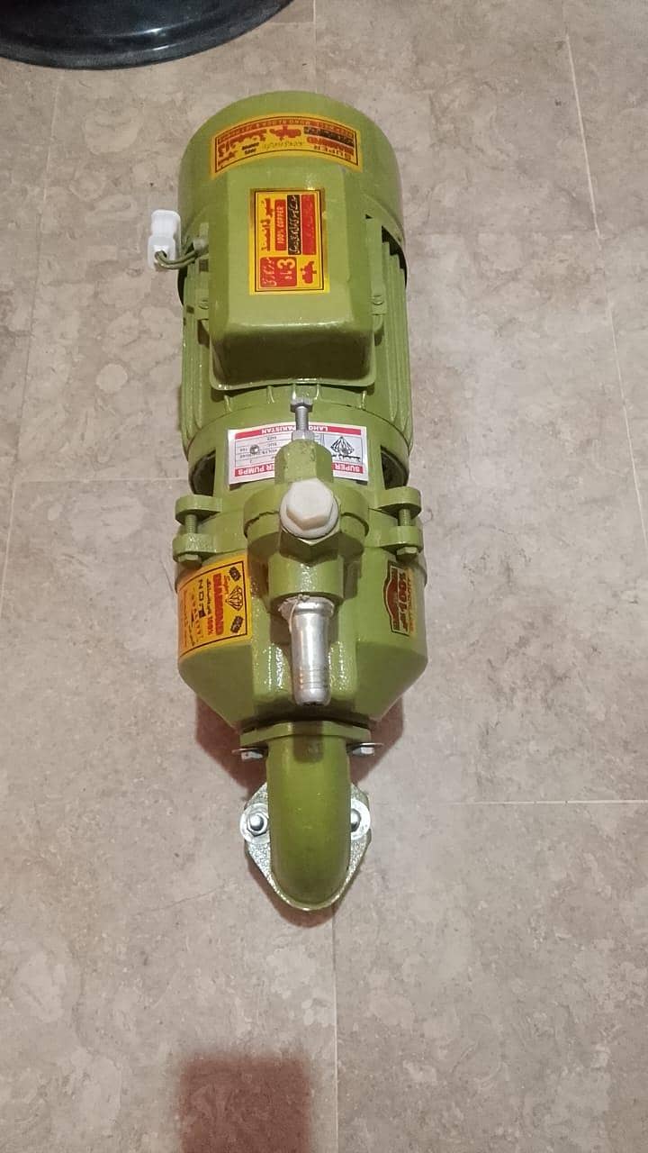 واٹر پمپ براۓ فروخت بلکل نیو 2