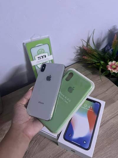 Iphone x 256gb with complete box whatsapp number 03202367705