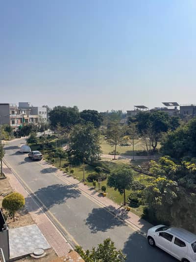 5 MARLA CORNER GRAY STRUCTURE HOUSE AVAILABLE FOR SALE