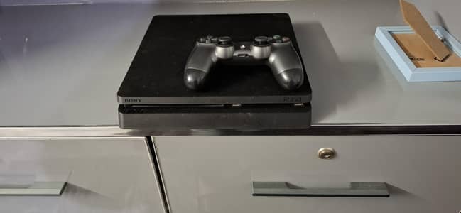 Sony PS4 Slim - 500GB | Original Controller | 10×10 Condition