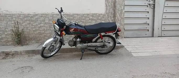 Honda CD 70 bike for sale WhatsApp rafta 03 27 75 16 929