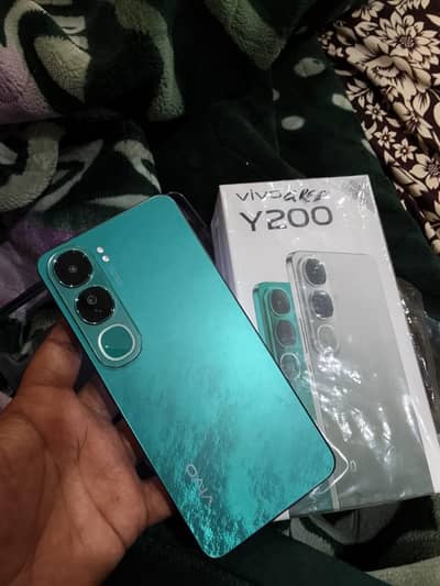 vivo y200 8/128 10 month waranty