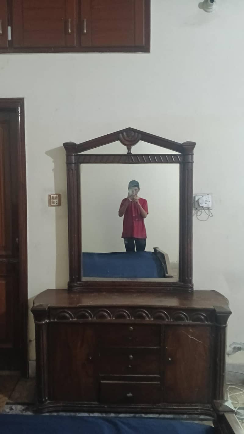 Bed with dressing table 1