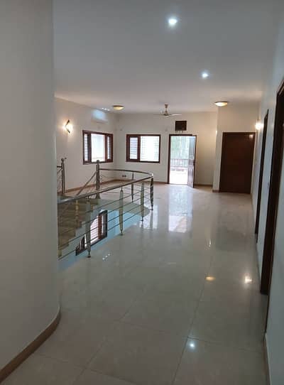 DEFENCE 500 YARDS BEAUTIFUL BUNGALOW FOR RENT PRIME LOCATION