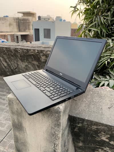 gaming laptop Dell | core i5 6th gen / 8gb ram / 256 SSD  gta5 install