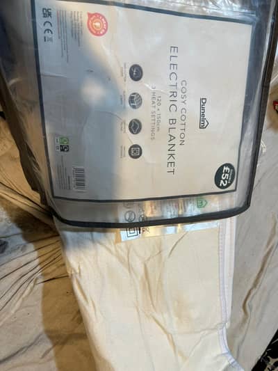 Mattress protector/ Fitting Cover