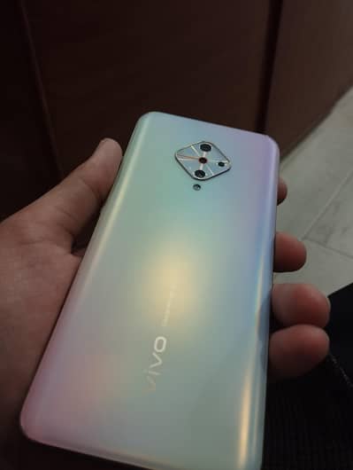 Vivo y51 (4/128) with charger