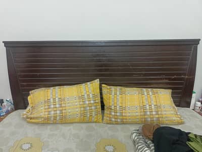 double bed with 2 side table & dressing table