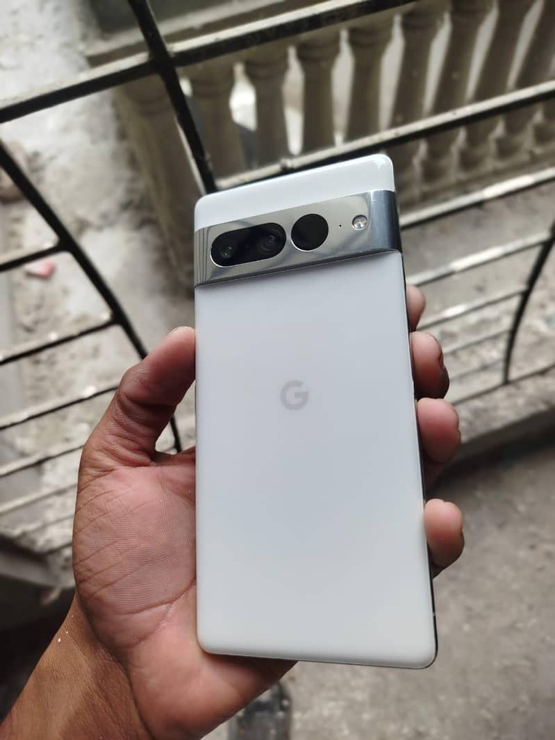Google pixel 7 pro 4