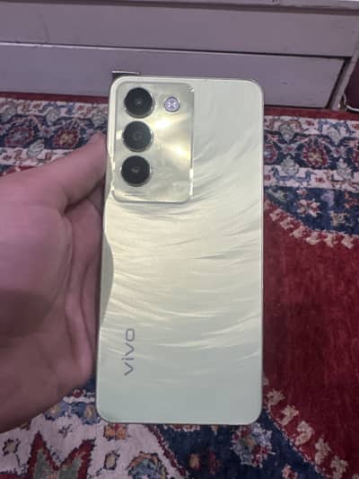 Vivo y100