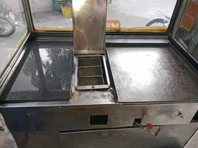 Burger, shawarma and fries counter