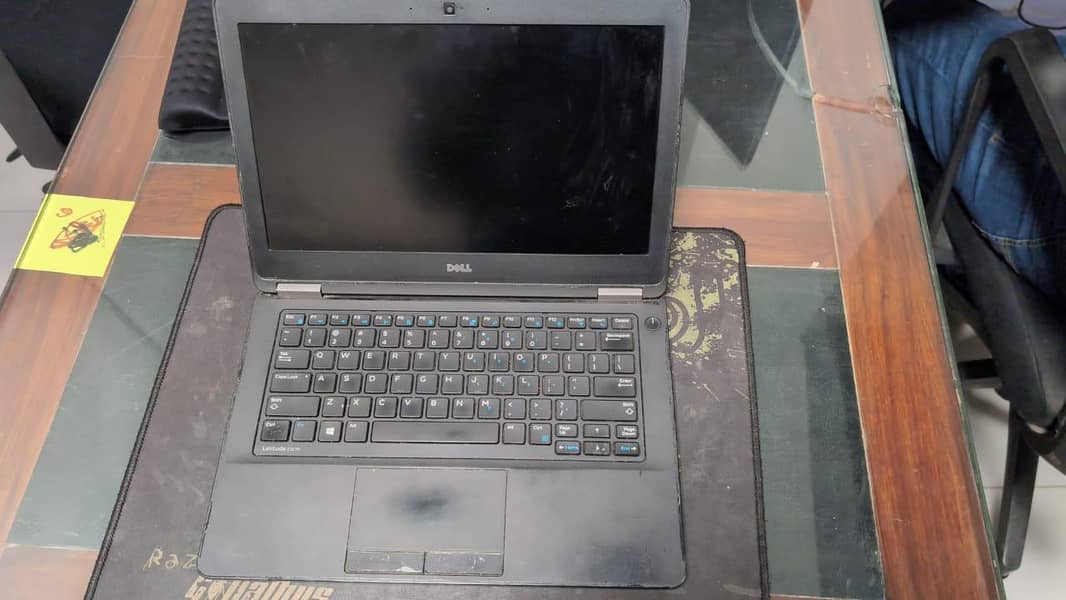 Latitude E5270 3