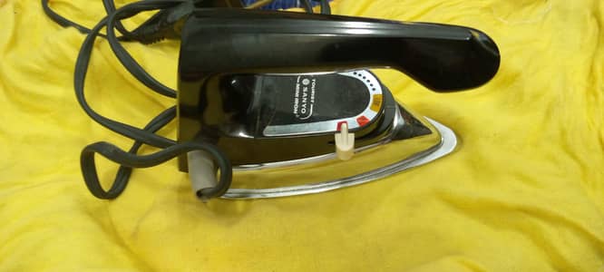 Sanyo Portable Mini  Iron