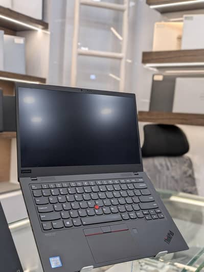  Lenovo ThinkPad X1 Carbon (7th Gen) 