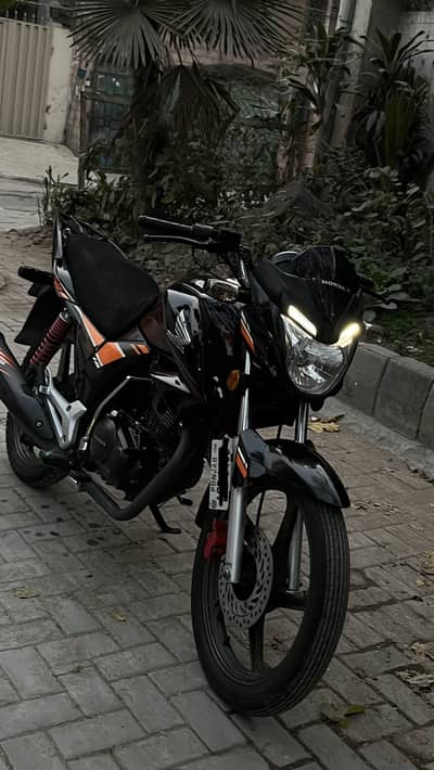 Honda cb 150f 21 model