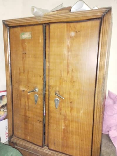 Used almari ( wardrobe) available for sale