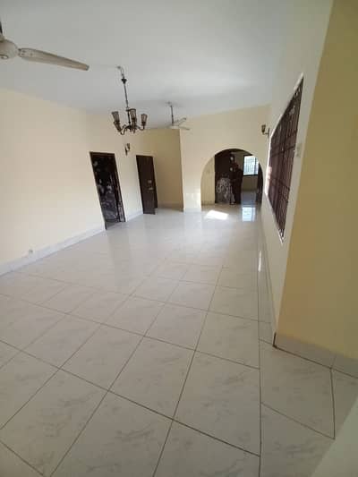 Defence 600 yards bungalow for sale