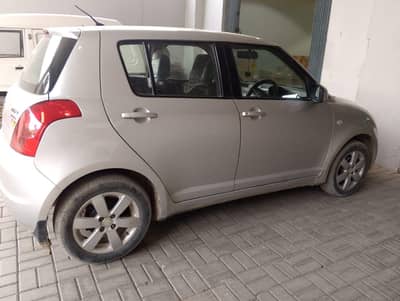 swift Car only 43.5 km running is available for sale