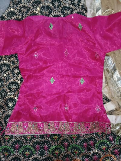 Ladies and girls Kurti and lanhga for sell (Urgent sell hai)