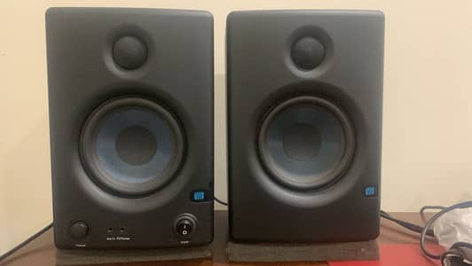Pre Sonus eris 4.5 studio monitors