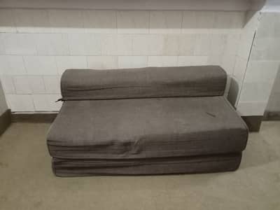 Sofa that becomes a bed 