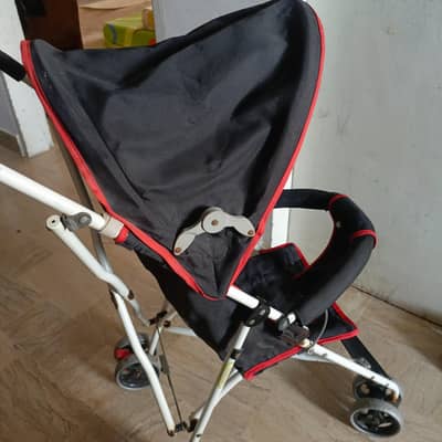 baby stroller in 100% working condition, no demage