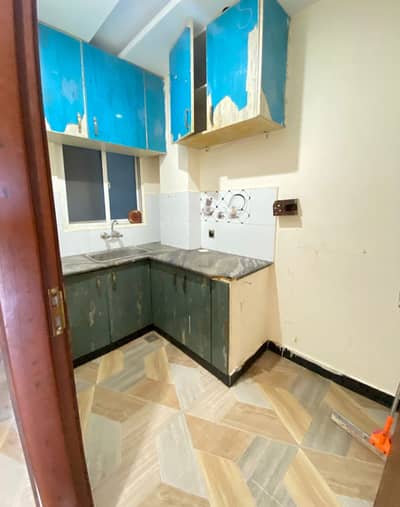 1 bed non furinshed apartment available for rent in gulberg green islamabad famiiy use