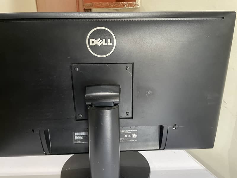 24inch Dell boder less moniter 1