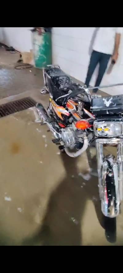 urgent sale bike ma koi Kam nh hai lo or chalao